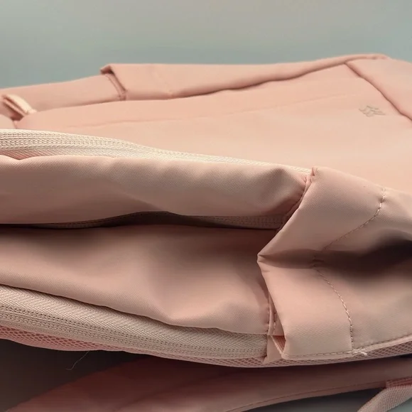 All in Motion Soft Pink 17" Commuter Backpack Laptop Sleeve - Picture 6 of 10